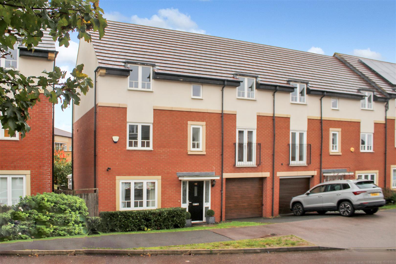 5 bed property in Sakura Walk, Milton Keynes